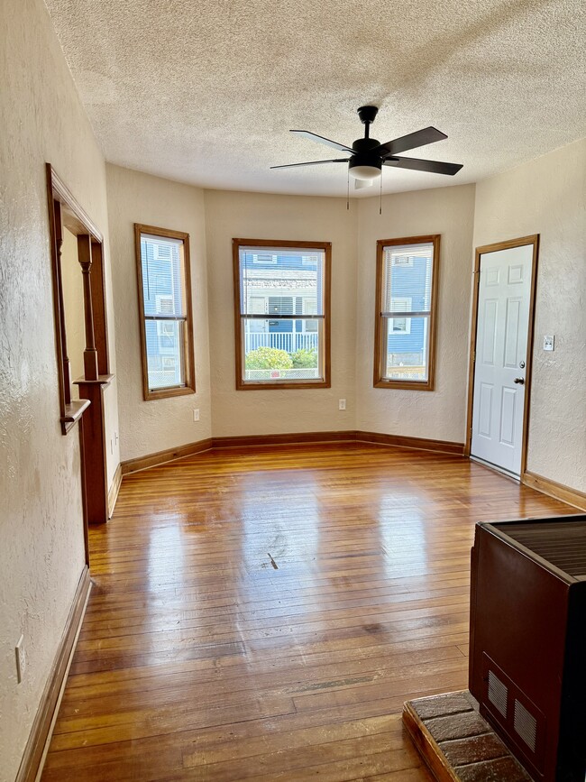 Photo - 117 Howard St Unit 1