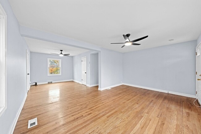 Photo - 5352 W 90th St