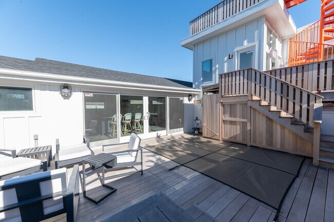 64 Bungalow Ln