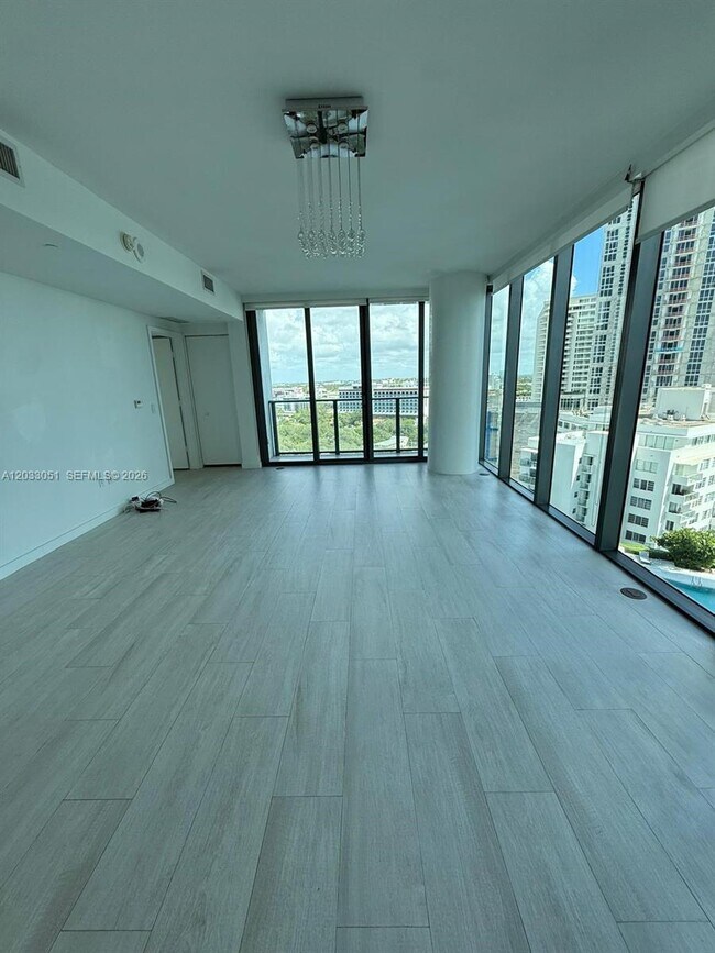 Building Photo - 650 NE 32nd St Unit 1608