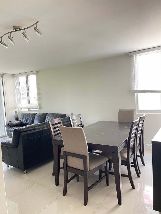 Photo - 800 N Miami Ave Unit 408