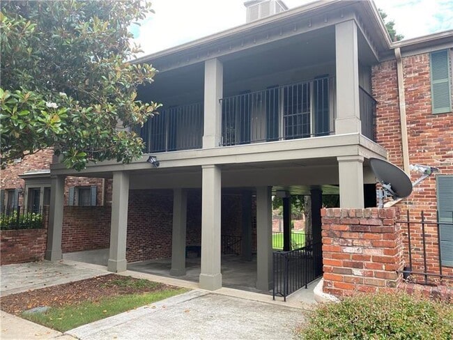 Building Photo - 3125 Colonial Way Unit G