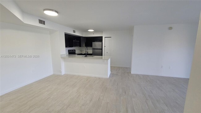 Building Photo - 2021 Renaissance Blvd Unit 104