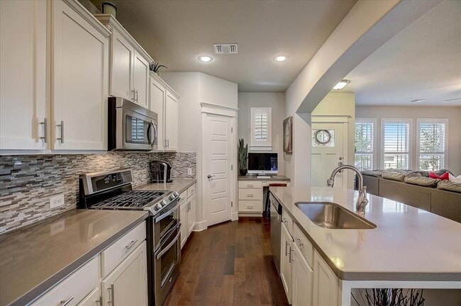 Photo - 11102 Railway Ln