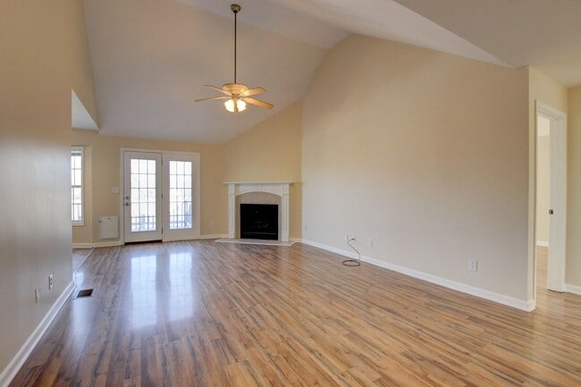 Photo - 3 bed 2 bath in the heart of St. B.  Fresh Paint.  Clean and Ready for You.