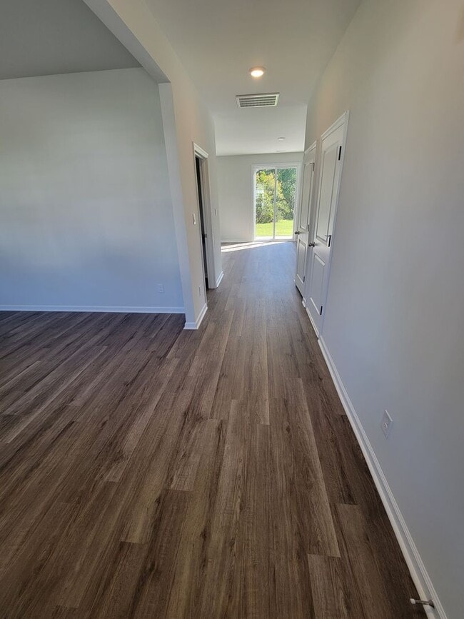 Photo - Fenced In, 4Bedroom In Sneads Ferry!
