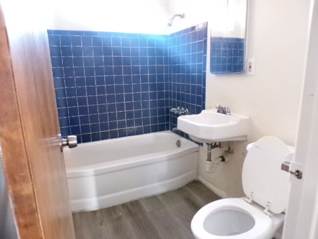 Photo - 229 E 89th St Unidad 231