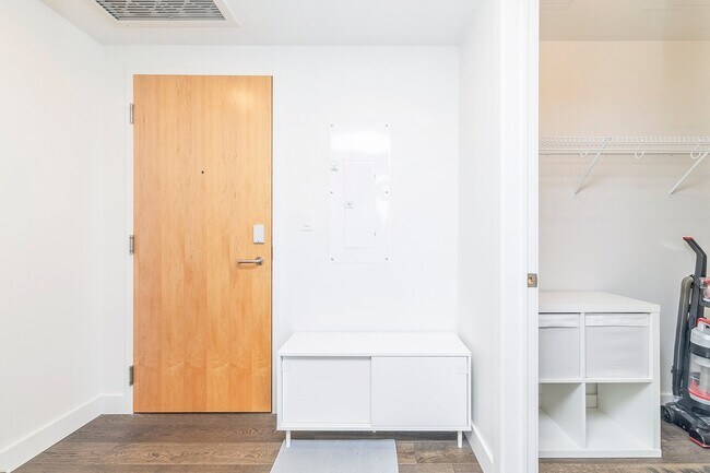 Photo - 1030 Rue de Bleury Unit 3205