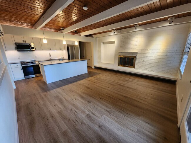Photo - Beautifully Remodeled 2 bed 1 bath unit in... Unit A