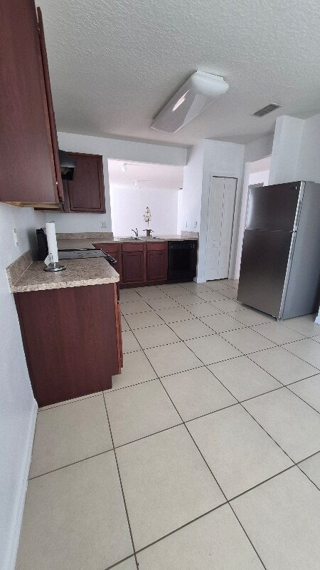 Photo - 136 Tracy Cir