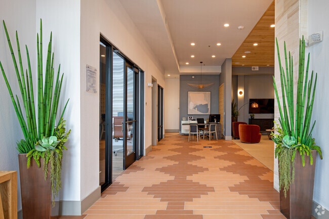 Leasing Office Entry - Laurel Glen