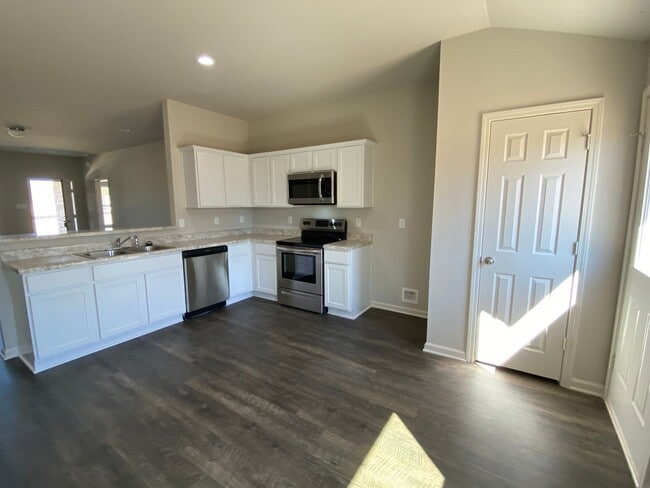 Photo - NEW  4bed/2bath Home!!!