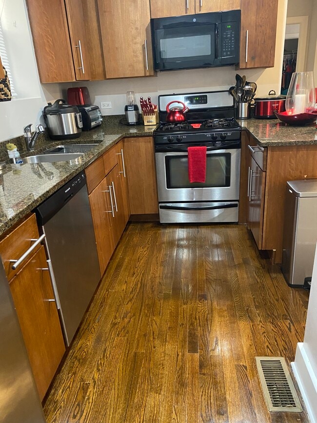 Photo - 4226-30 N. Whipple St.