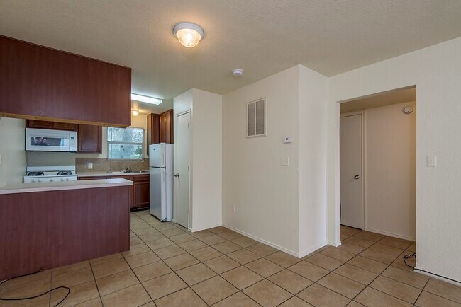 Photo - 6810 Westover St Unit 9