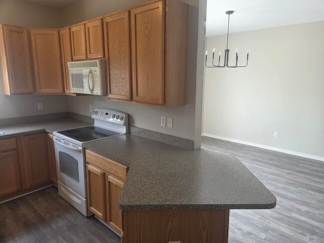 3211 Addington Dr