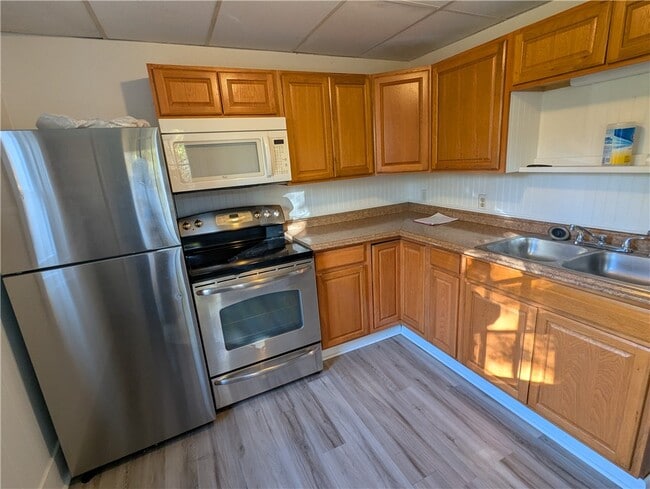 Photo - 250 North Ave