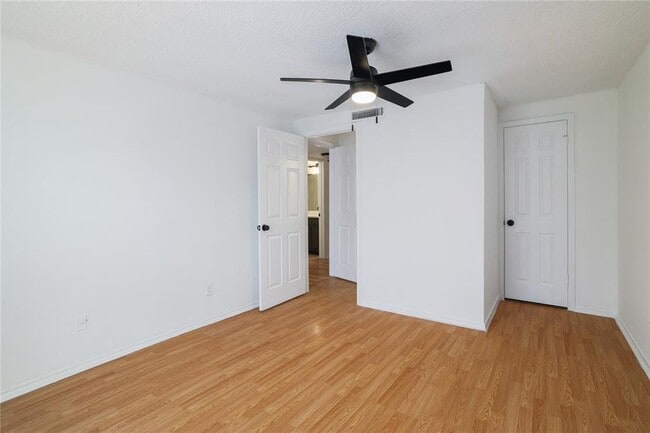 Photo - Waterford #308