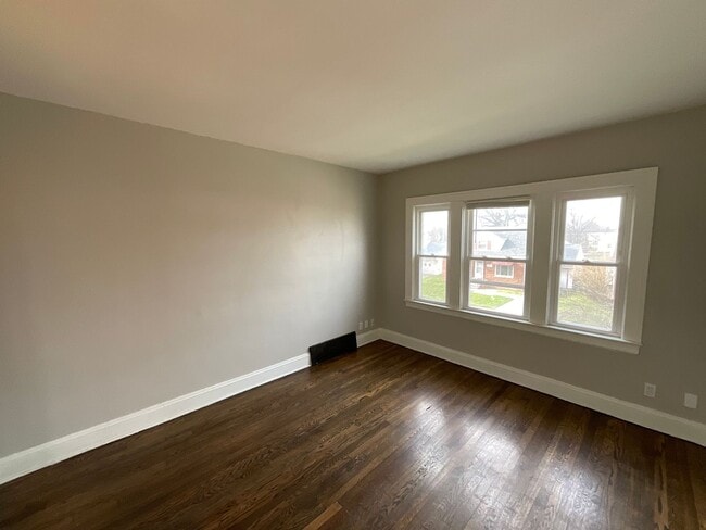 Photo - 19824 Pasnow Ave Unidad 19824 Pasnow Avenue Down