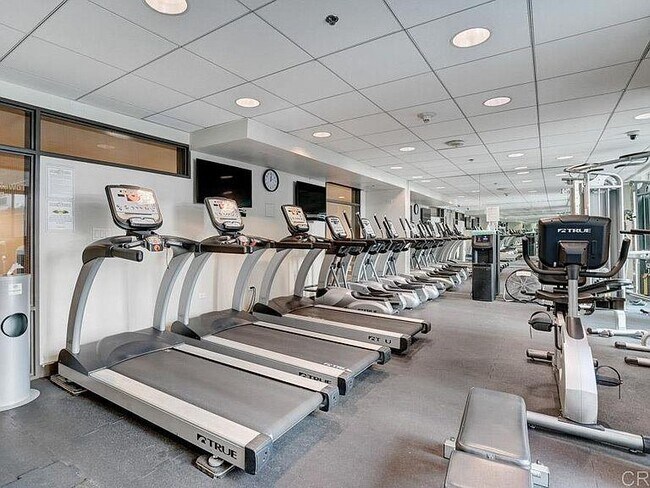 Photo - 425 W Beech St Unit 409