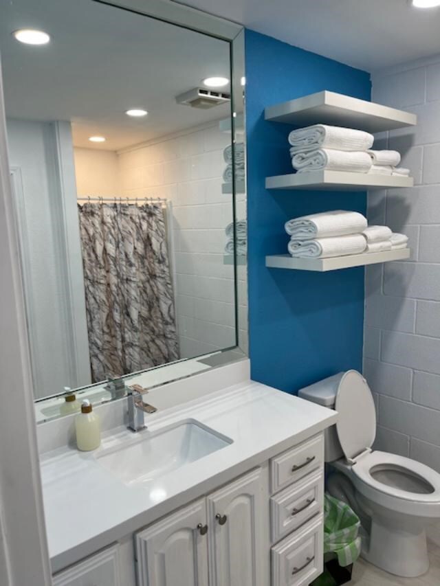 1440 Harbor Island Dr