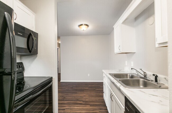 Photo - Maple Gardens Unit 3 Bedroom