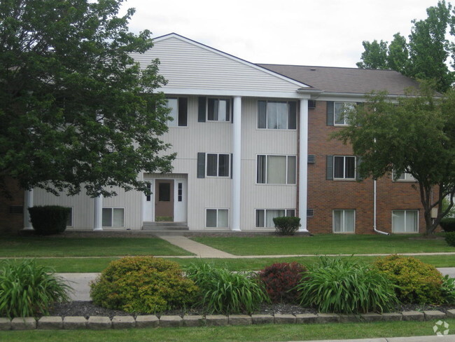 Building Photo - Riverbend Apartments