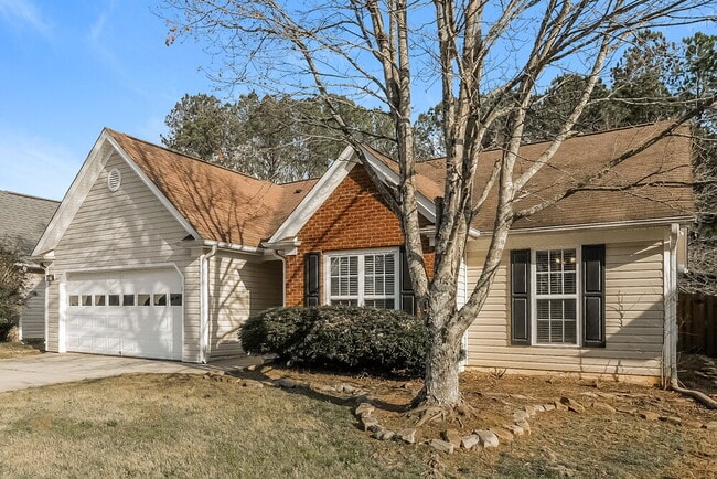 Photo - 555 The Blvd