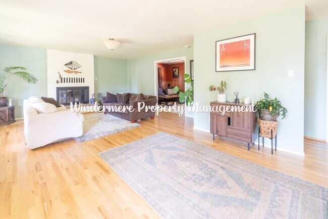 Photo - Charming, Vintage vibe 3 bed in Kingston