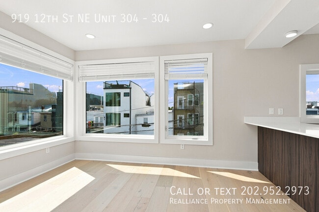 Photo - 919 12th St NE Unit 304