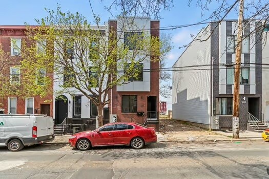 Building Photo - 2112 N 8th St Unit 1