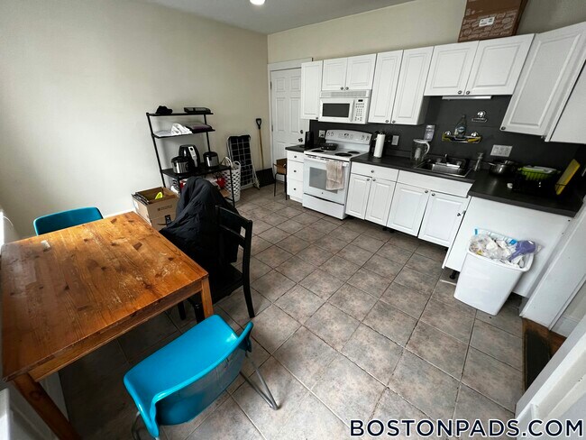 512 Cambridge St Unit 4