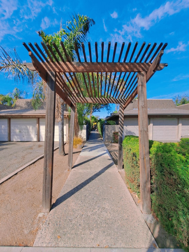 Photo - 132-6 Dayton Unidad 136