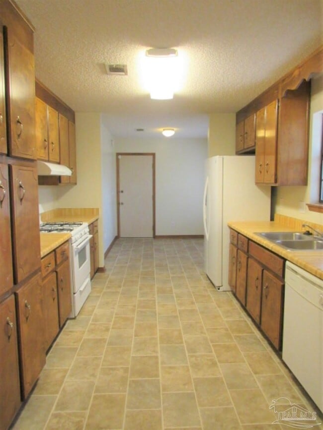 Photo - 10113 Peppertree Ct