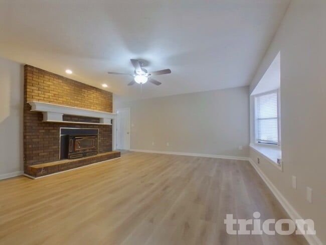 Photo - 5681 Lanny Dr