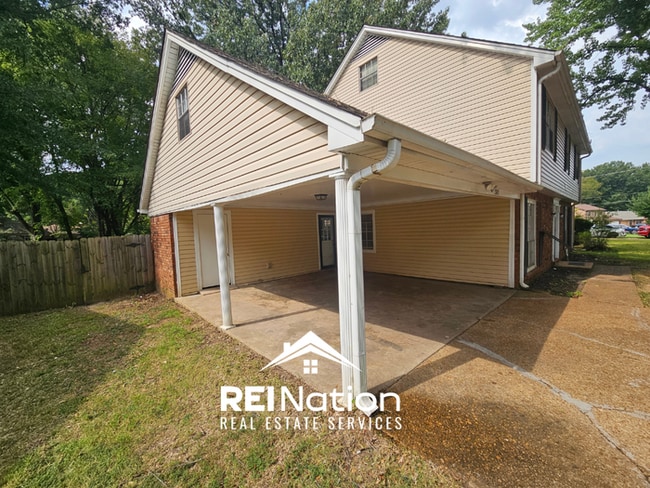 HUGE 4BR/2.5BA MEMPHIS HOME! | Vinyl Plank & Brick Fireplace | Fenced Yard!
