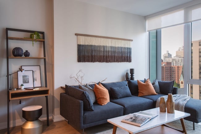 Photo - 102 W Hill St