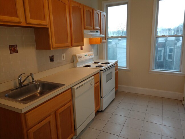 936 S St Bernard St Unidad 3