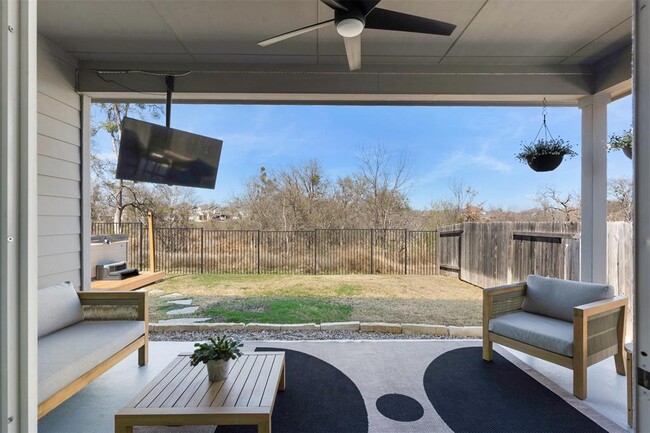 Photo - 433 Gaida Loop