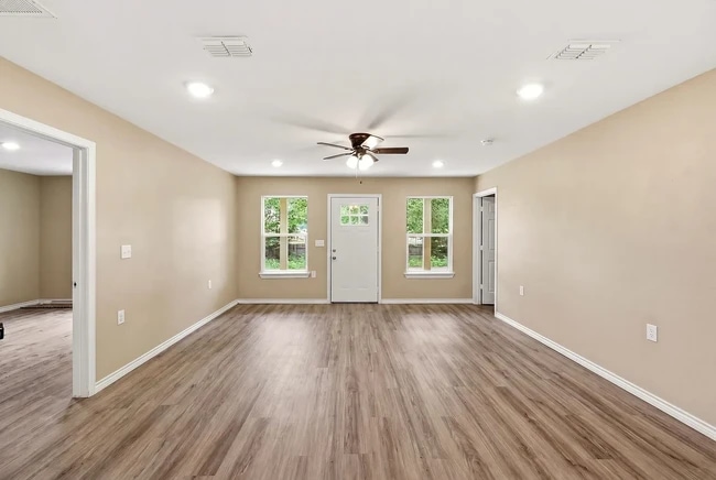 612 Timberline Dr