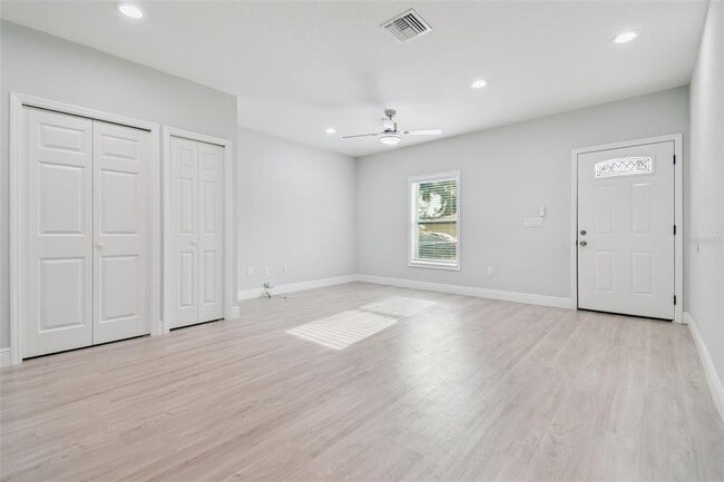Photo - 6819 N Sterling Ave