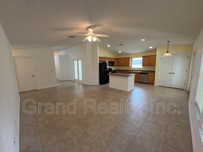 4857 Makenna Cir
