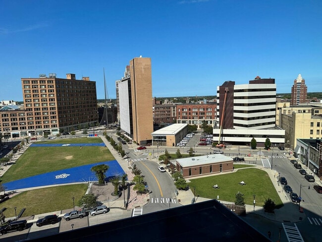 260 E Broad St Unit SI FL8-ID1237044P