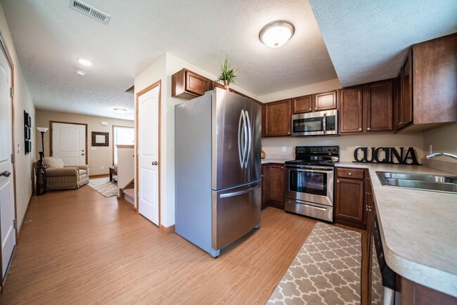 Photo - 390 Station 44 Pl