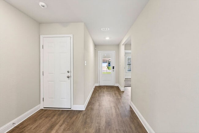 Photo - 6550 Eastland Cir