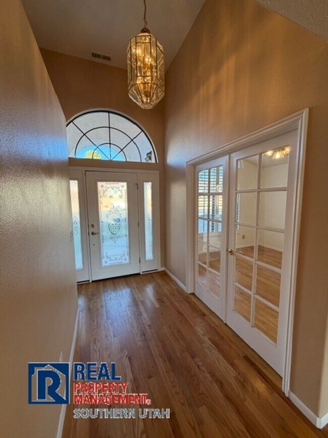 Photo - Golf Course Home