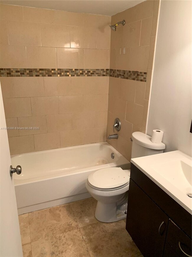 Photo - 1740 NW N River Dr Unit 229