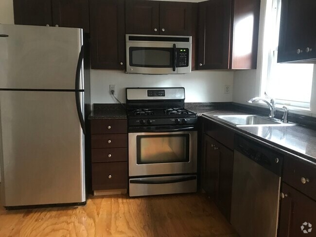 Building Photo - 86 Fellsway W Unit 3 Rental