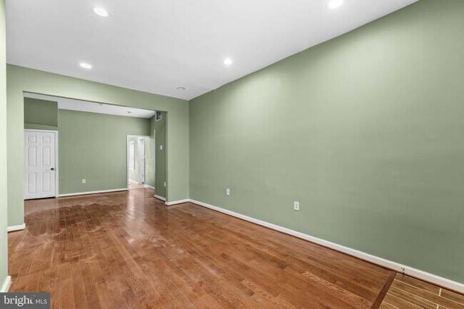 16 S Carey St