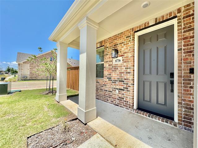 Photo - 8736 Kington