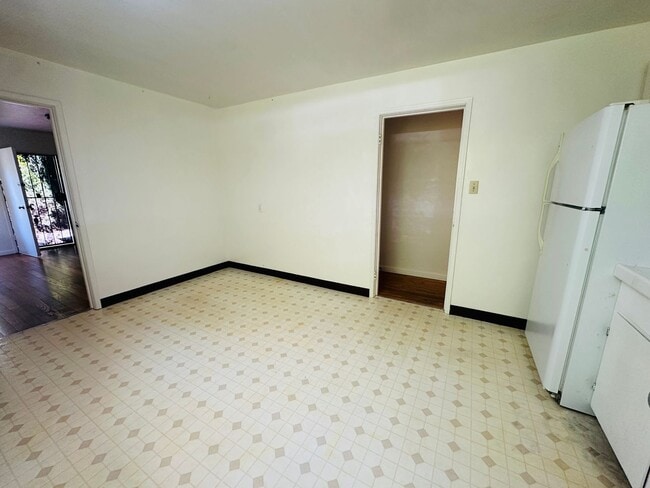 Photo - 1630 Woolsey St Unit B